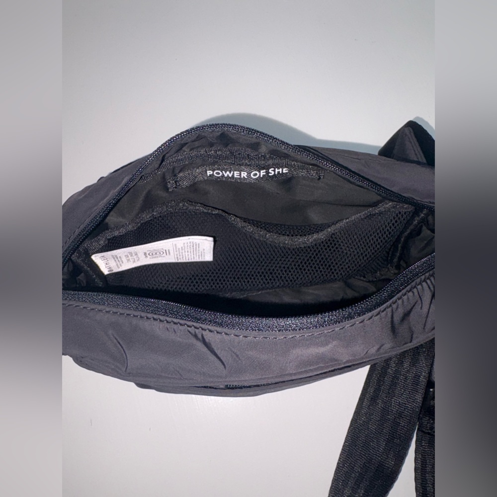 Athleta All About Crossbody Belt Bag Black - Picture 9 of 13